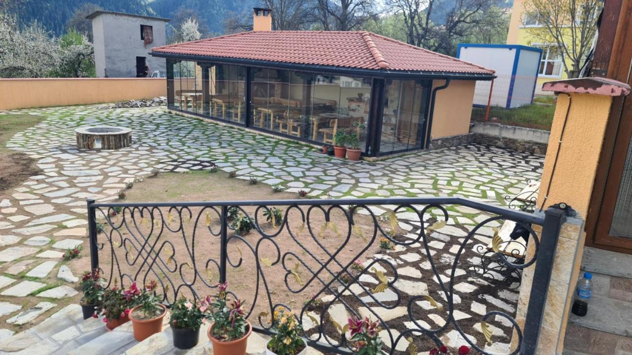 Guesthouse Nefertiti Smolyan Ngoại thất bức ảnh