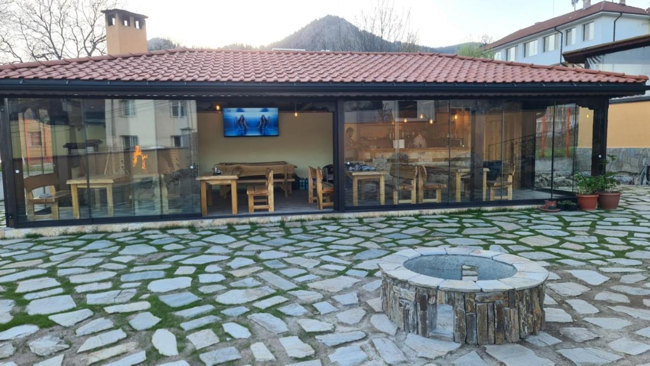 Guesthouse Nefertiti Smolyan Ngoại thất bức ảnh