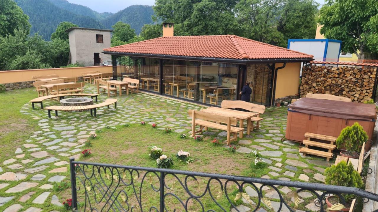 Guesthouse Nefertiti Smolyan Ngoại thất bức ảnh